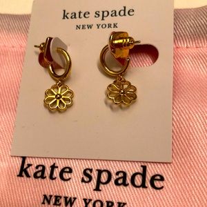 NWT KATE SPADE ♠️ GOLD “SPADE FLORAL” CHARM HUGGIES PIERCED EARRINGS.
